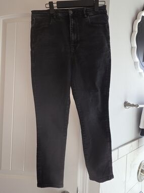 American Eagle Outfitters Black Skinny Jegging- Size 14